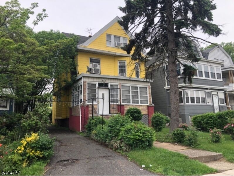 Property Photo:  120 S Oraton Pkwy  NJ 07018 