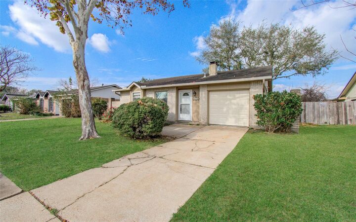 Property Photo:  2536 Knoxville Drive  TX 77573 