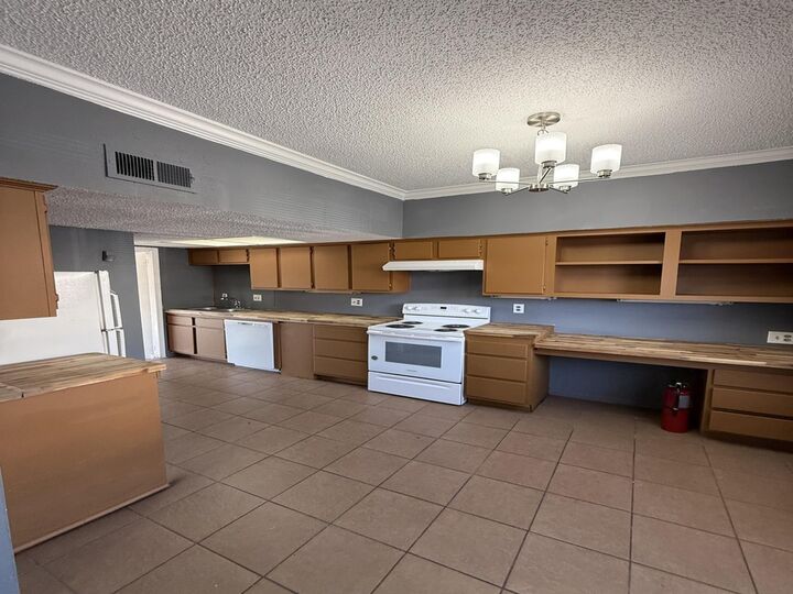 Property Photo:  7700 Creekbend Drive 103  TX 77071 