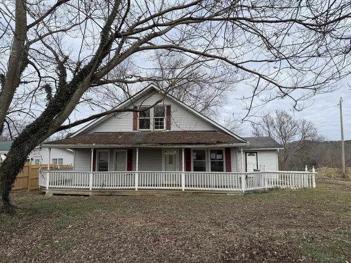 Property Photo:  6716 Ky-490  KY 40729 