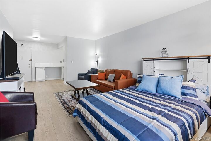 Property Photo: 5800 Arlington Avenue 15P NY 10471