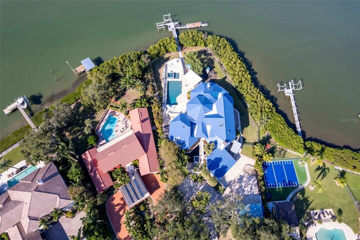 Property Photo: 2268 Kings Point Drive FL 33774