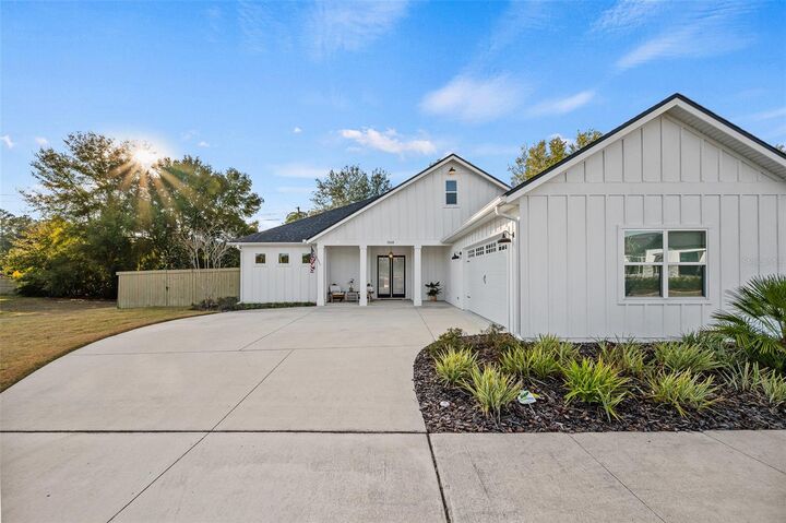 Property Photo:  1068 SW 120th Drive  FL 32607 