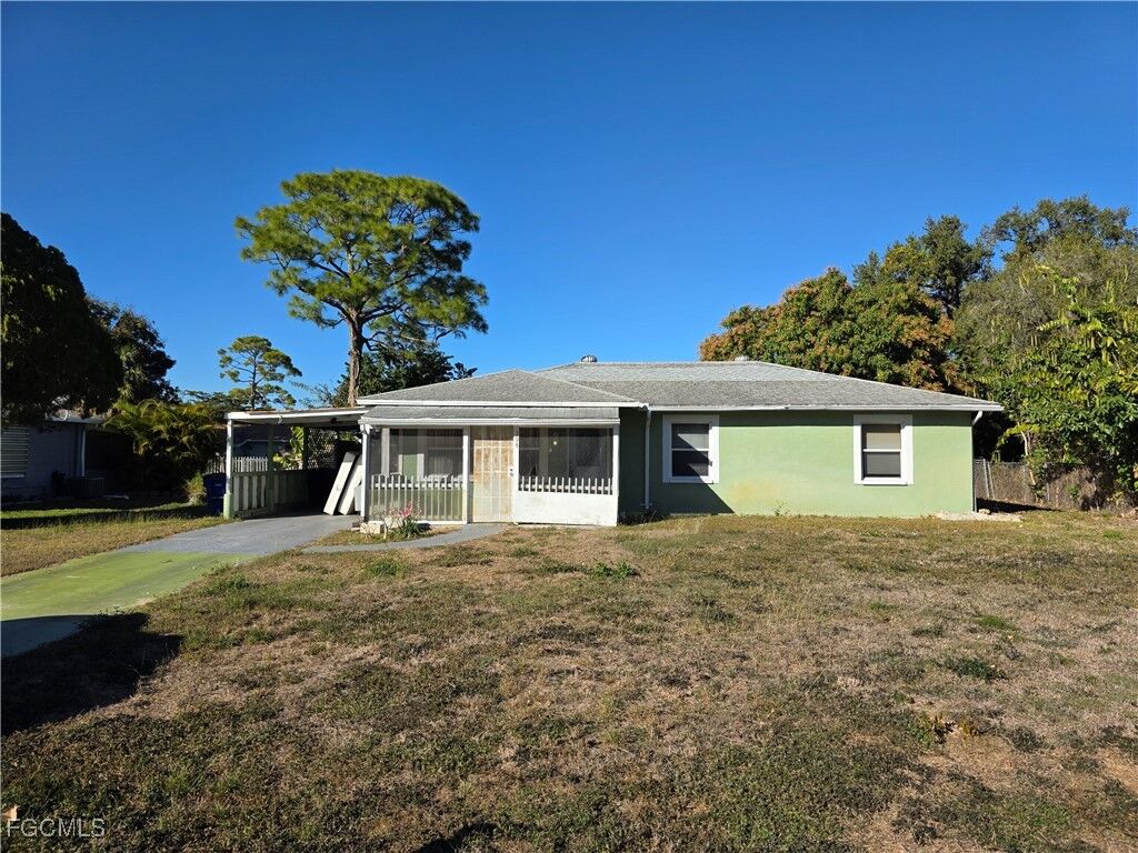 Property Photo:  308 Stanford Street  FL 33936 