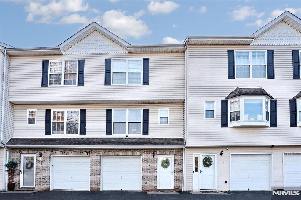 Property Photo:  209 Union Street 4  NJ 07644 