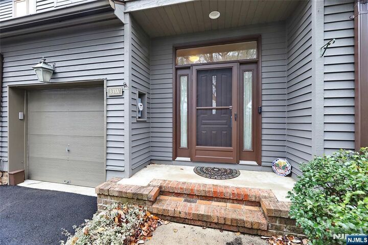 Property Photo:  33 Pamrapo Court C33w  NJ 07452 