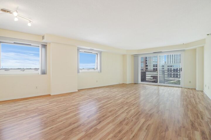 Property Photo:  66 9th Street E 1315  MN 55101 