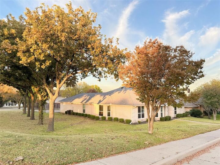 Property Photo:  1000 Midnight Pass  TX 75087 