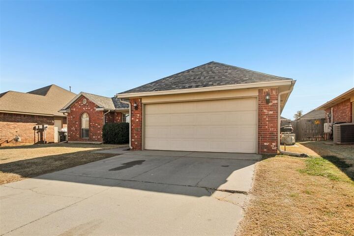 Property Photo:  1732 SW 31st Street  OK 73160 