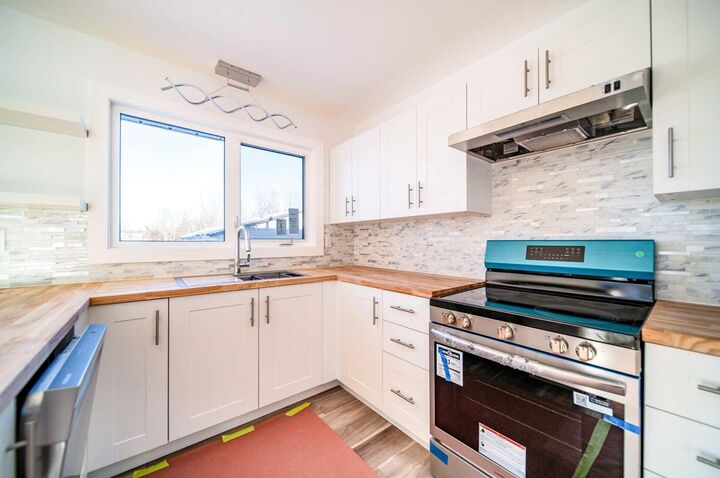 Property Photo:  226 5 Avenue  AB T9W 1A8 