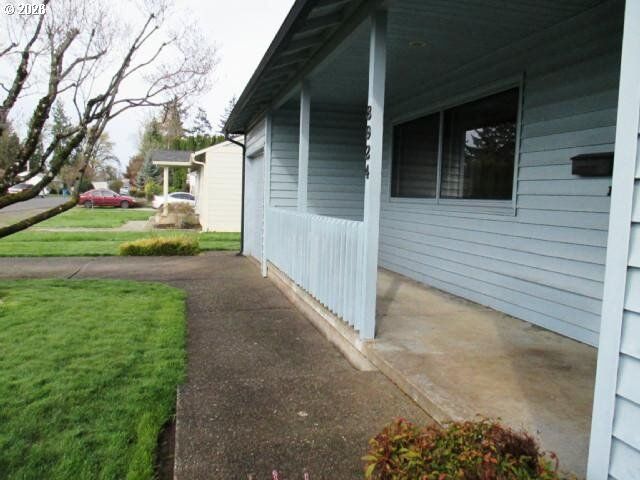 Property Photo:  8924 Boulder Ave  WA 98664 