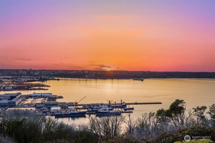 Property Photo:  3340  Shorecliff Drive NE  WA 98422 