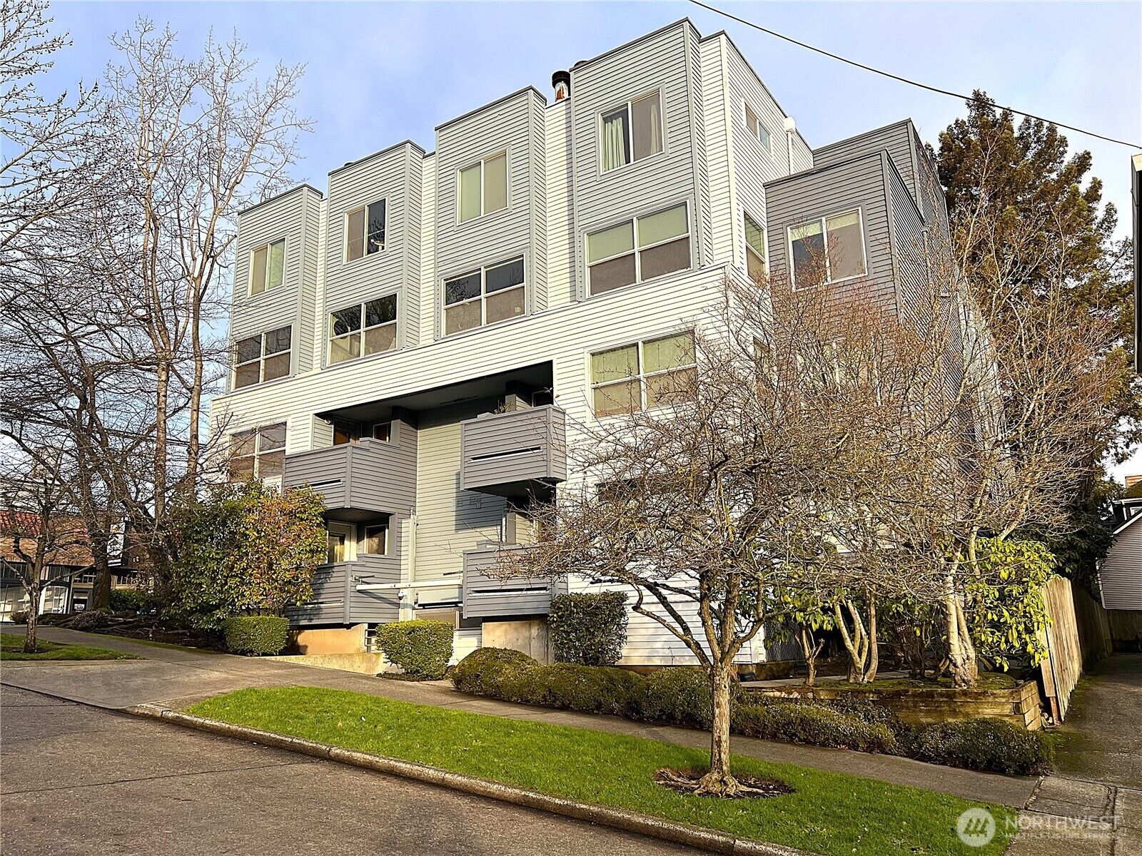 Property Photo:  7600  Greenwood Avenue N 206  WA 98103 