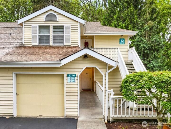 Property Photo:  2740  118th Avenue SE 202  WA 98005 