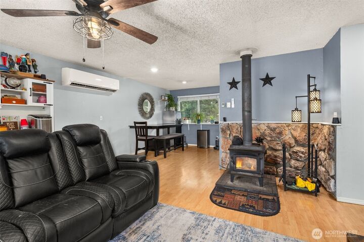 Property Photo:  209  Nenant Street S  WA 98530 