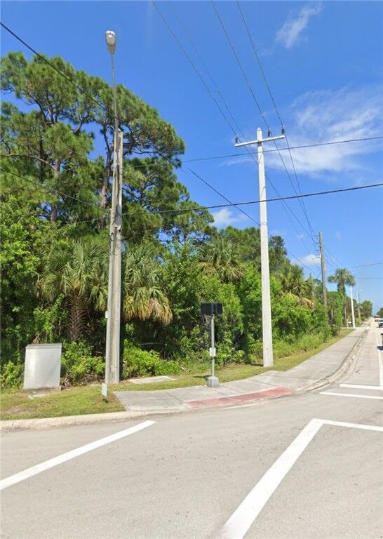 Property Photo:  4110 58th Avenue  FL 32967 