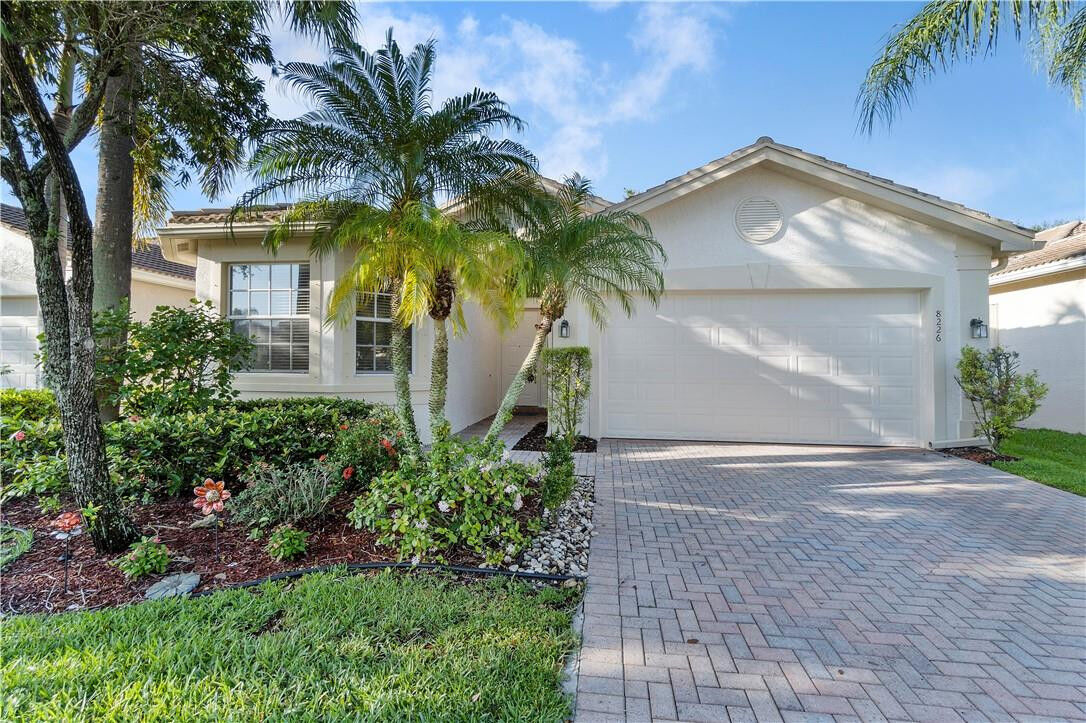Property Photo: 8226 Sandpiper Glen Drive FL 33467