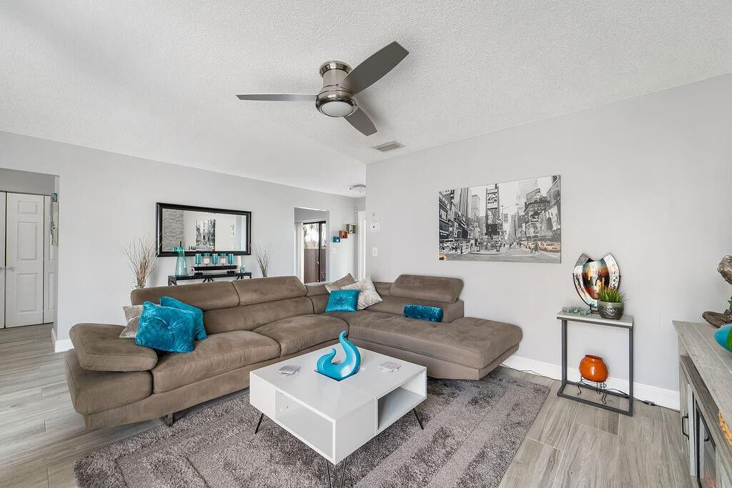 Property Photo:  2563 Carambola Circle 1850  FL 33066 