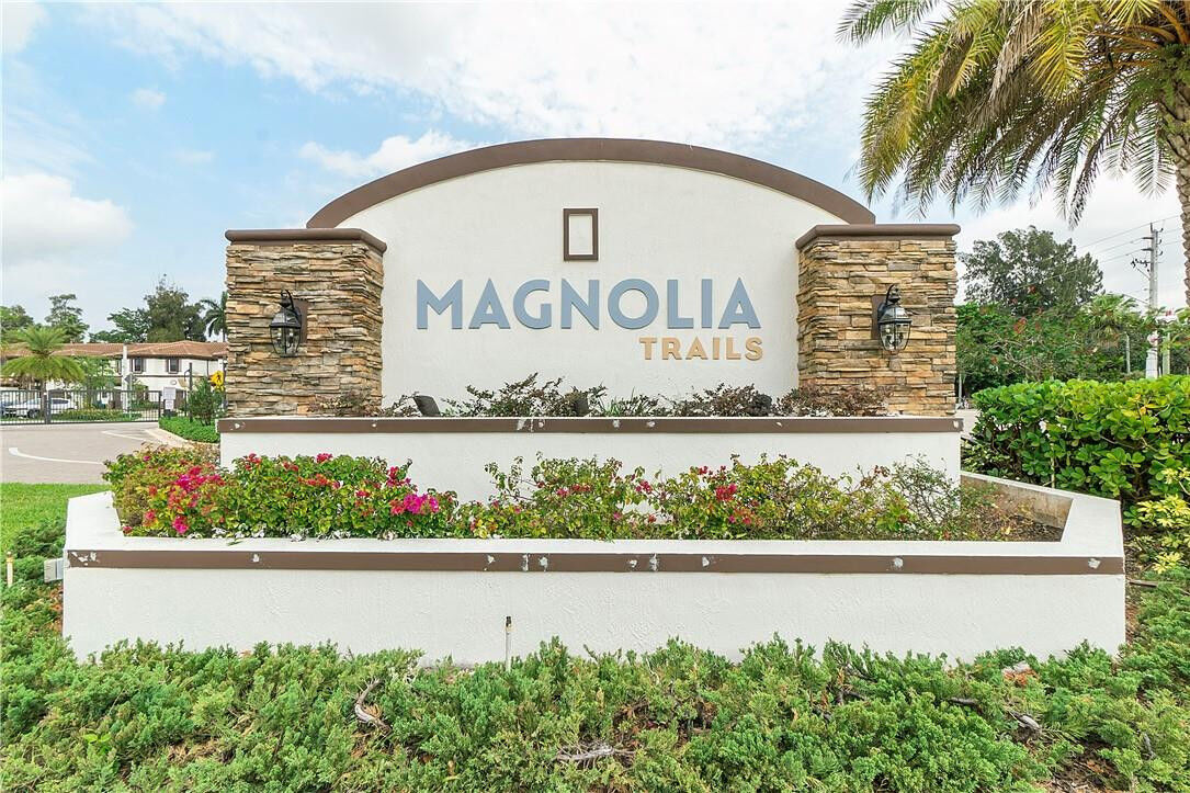 Property Photo:  4990 Loebner Terrace  FL 33314 