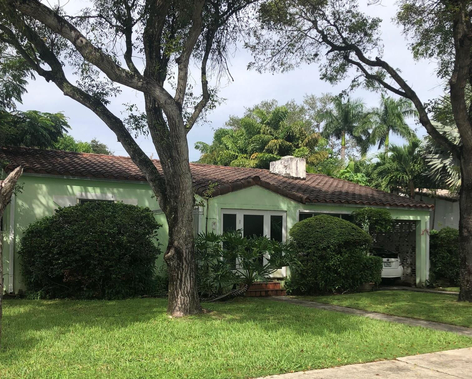 Property Photo:  425 NE 10th Avenue  FL 33301 