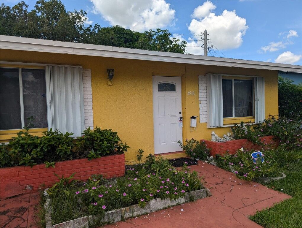 Property Photo: 4918 NW 56th Court FL 33319