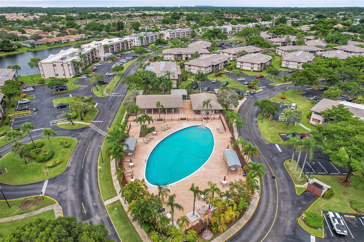 Property Photo: 9968 N Belfort Circle 108 FL 33321