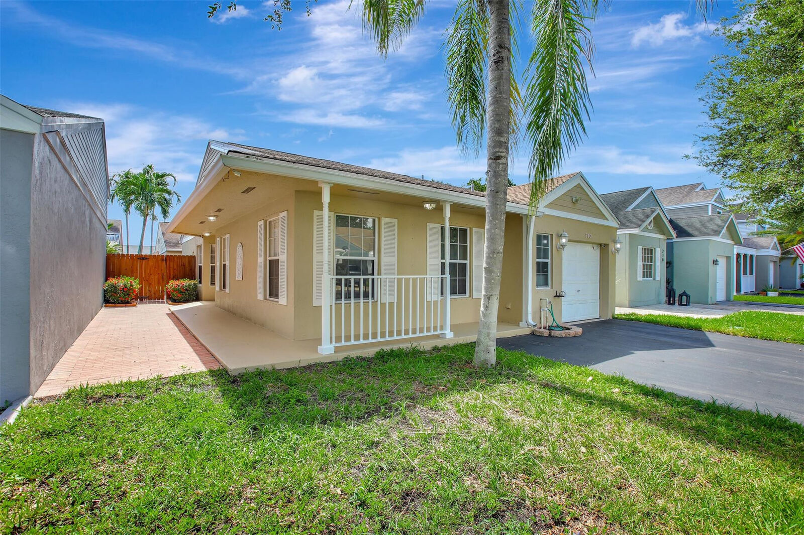 Property Photo:  210 SW 159th Terrace  FL 33326 