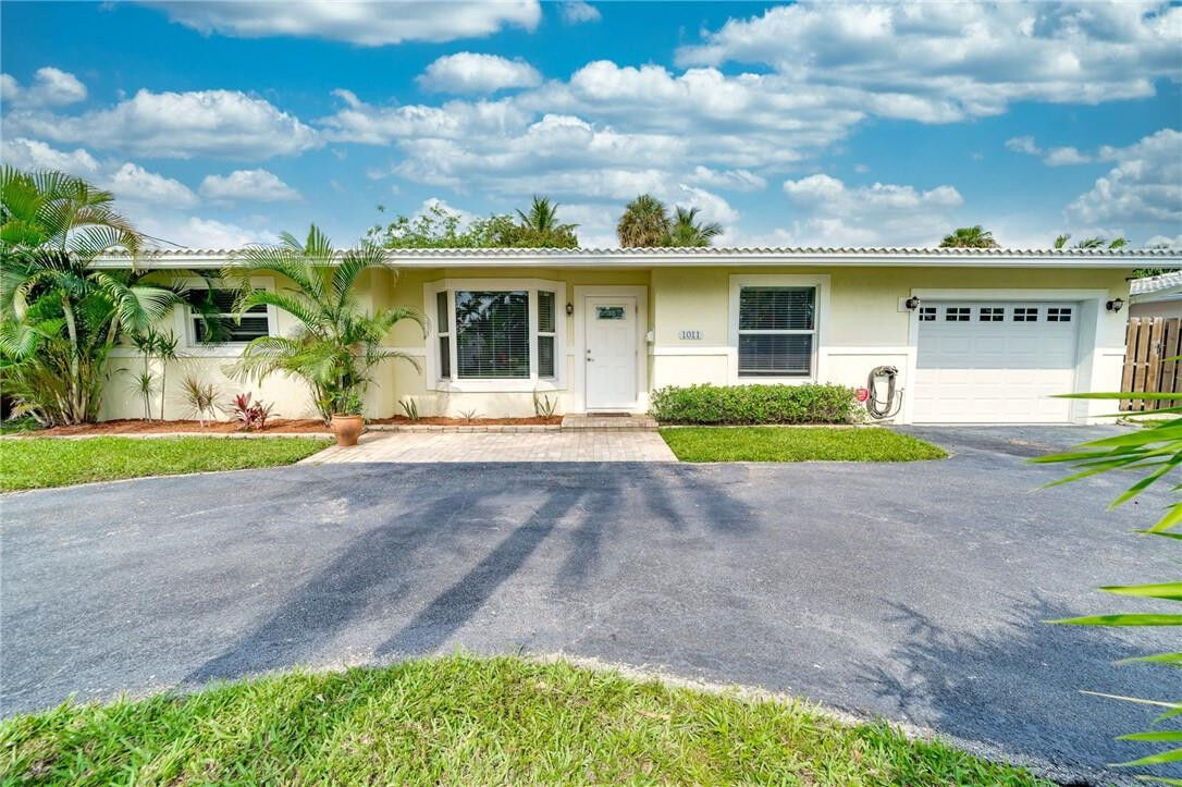 Property Photo:  1011 SE 2nd Avenue  FL 33060 