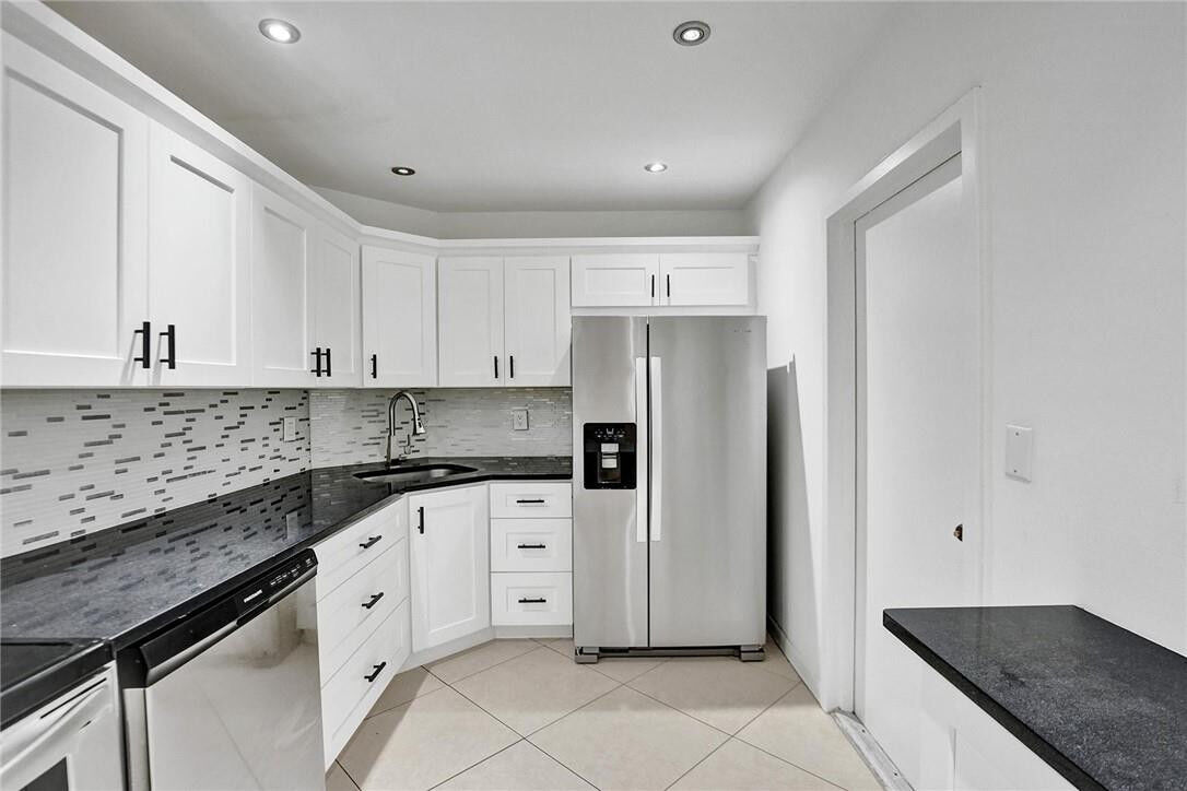 Property Photo: 3111 Oakland Shores Drive F-208 FL 33309