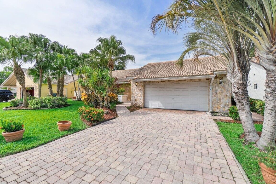 Property Photo: 7325 Corkwood Terrace FL 33321