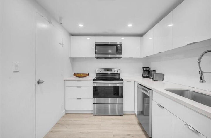 Property Photo:  4001 S Ocean Drive 7K  FL 33019 