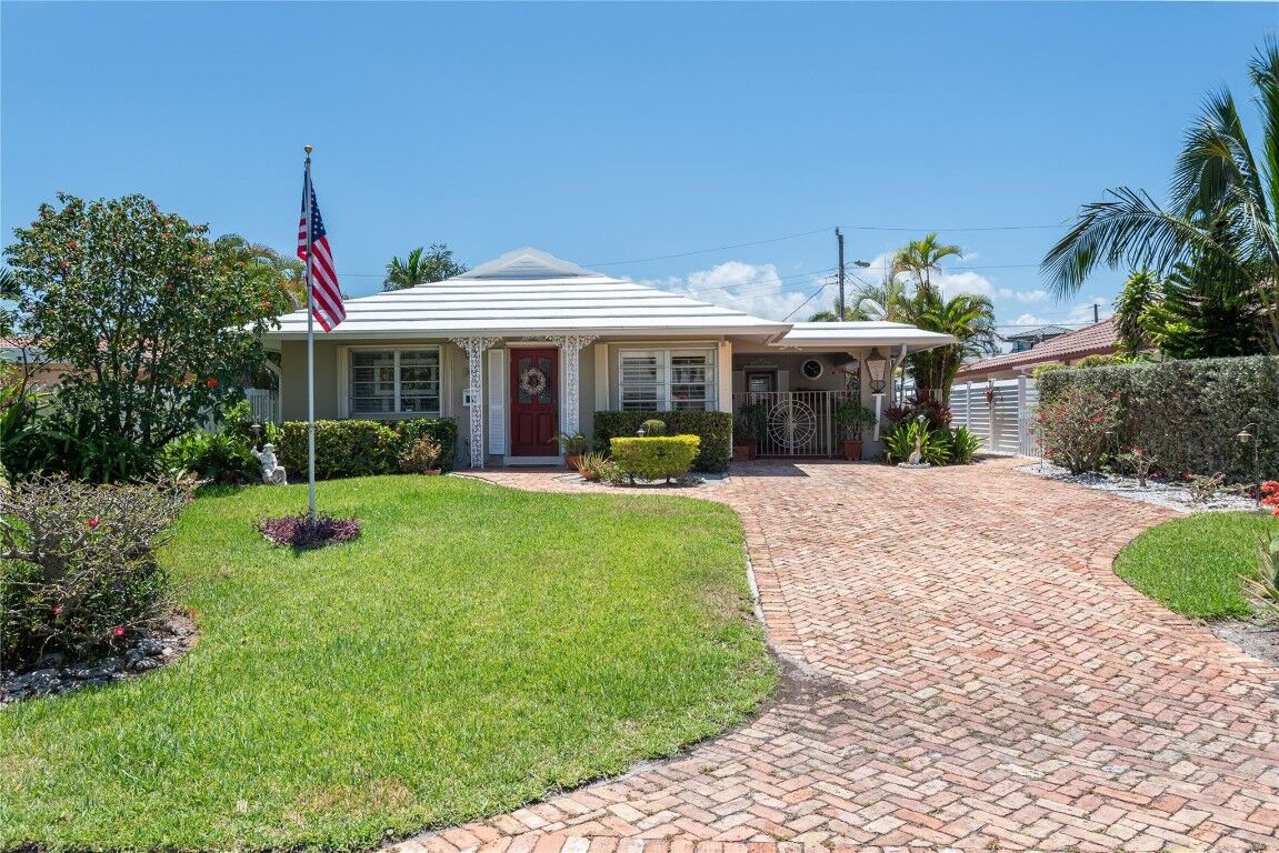 Property Photo: 2005 SE 26th Terrace FL 33316