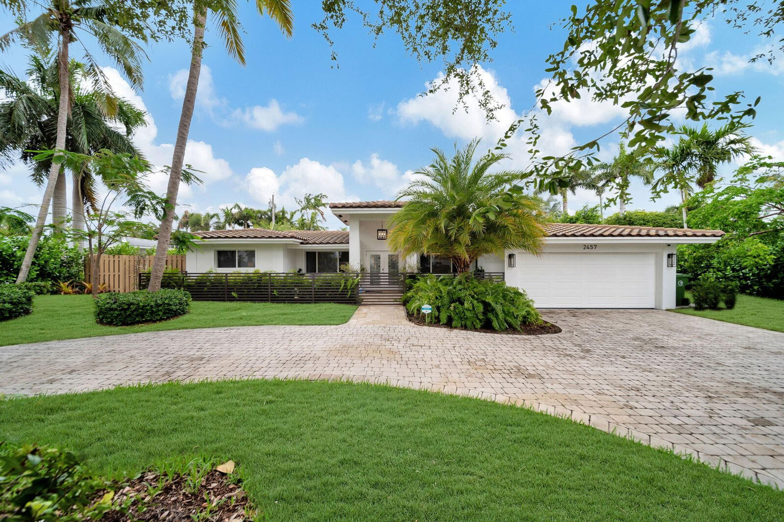 Property Photo: 2457 Bayview Drive FL 33305