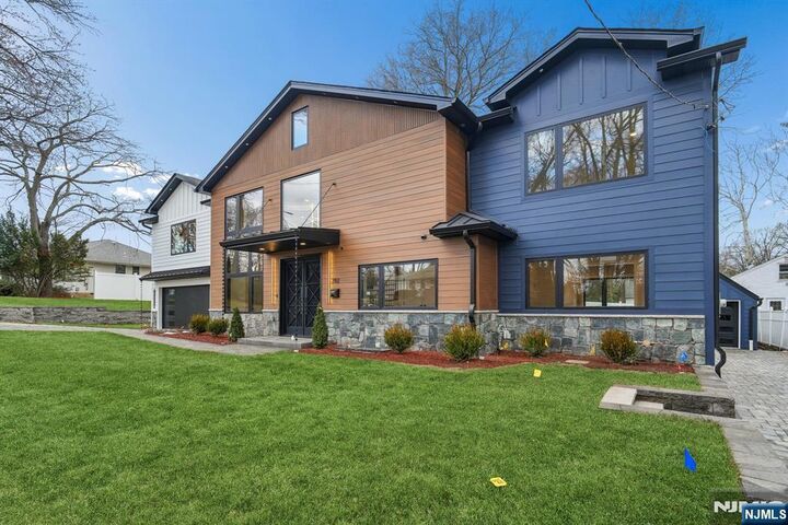 Property Photo:  292 Magnolia Avenue  NJ 07626 