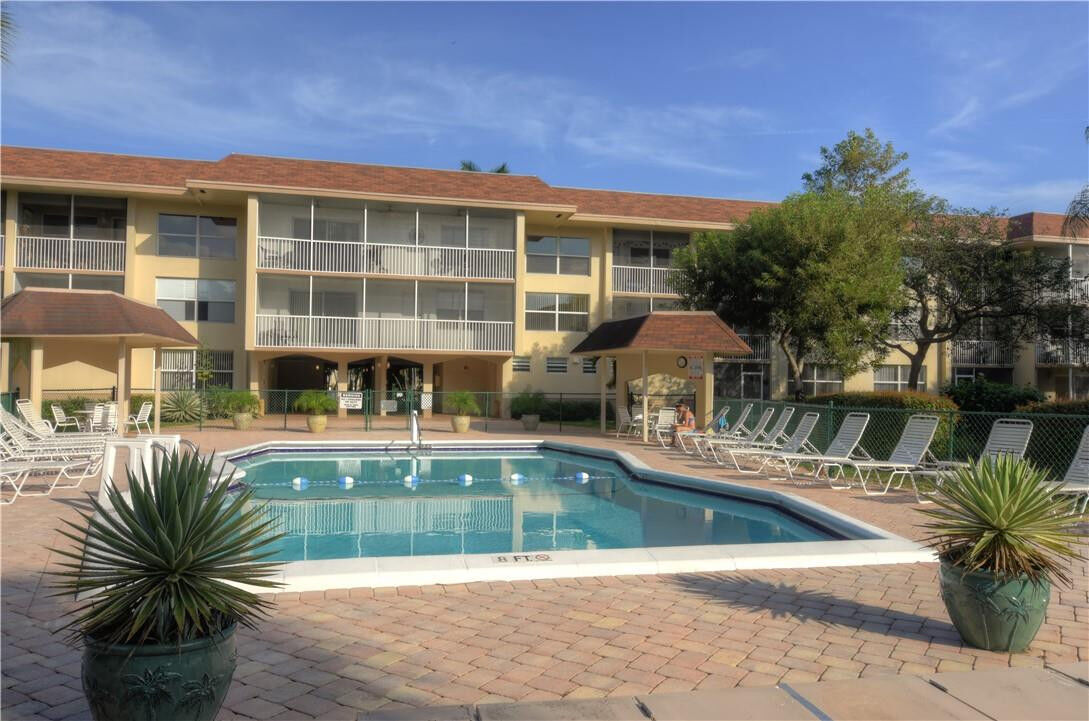 Property Photo:  4025 N Federal Highway 319 B  FL 33308 