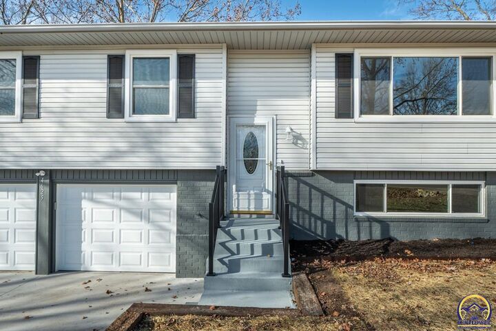 Property Photo:  4625 NE Liggett Ln  KS 66617 