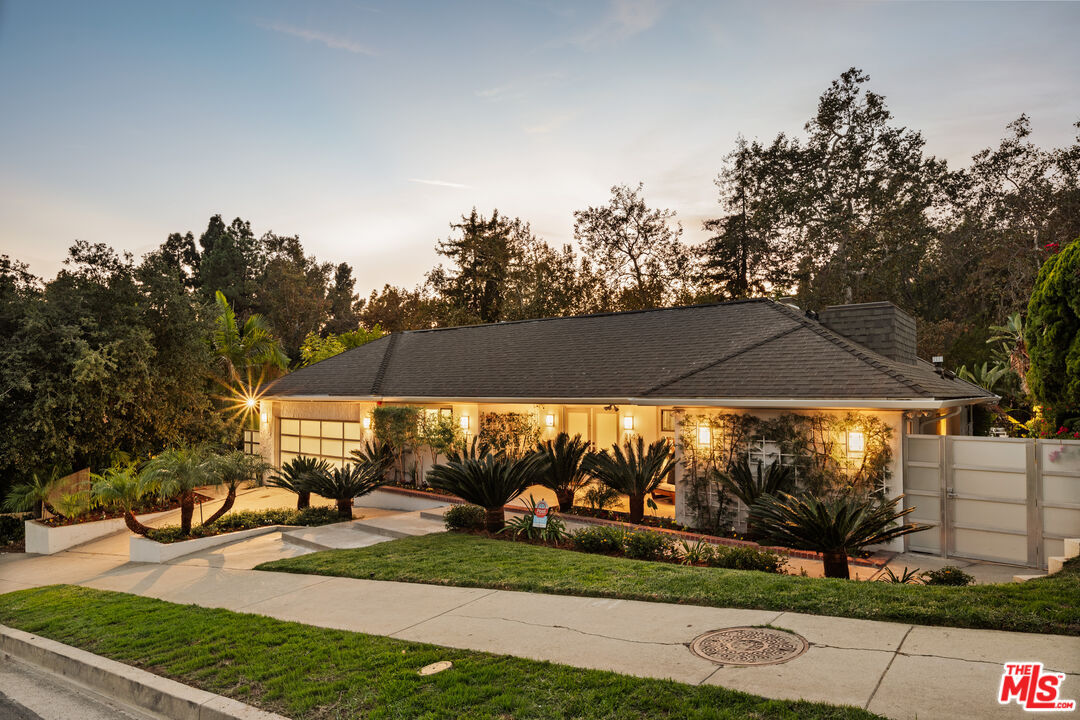 Property Photo: 2143 N Hobart Blvd CA 90027