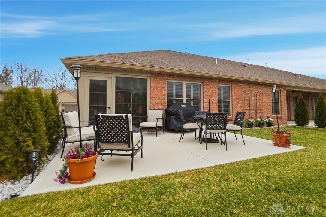 Property Photo:  1188 East Bentley Circle  OH 45373 