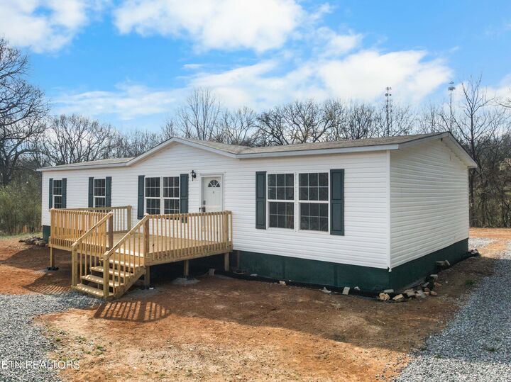Property Photo:  523 N Point Rd  TN 37874 