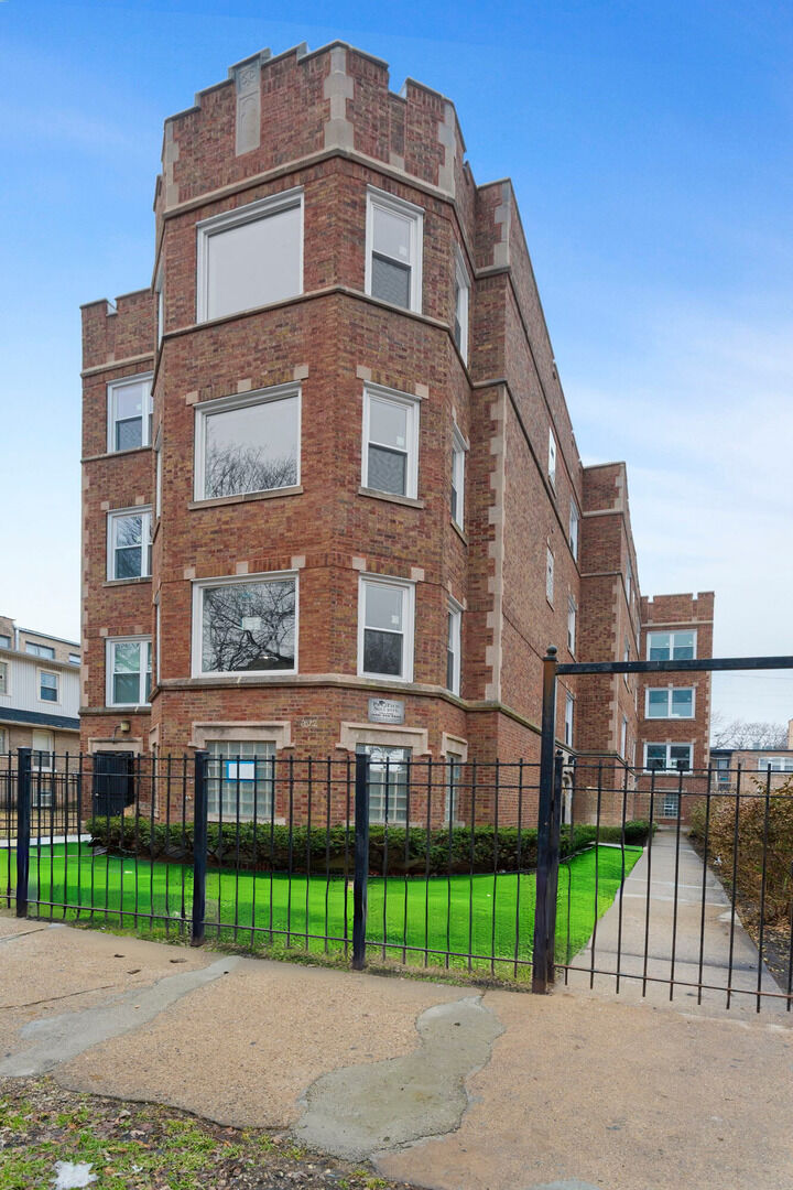 Property Photo:  8024 S Ellis Avenue 1B  IL 60619 