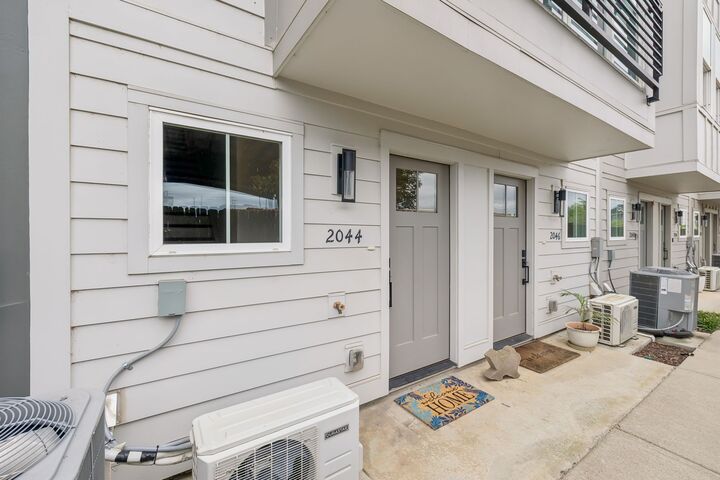 Property Photo:  2044 Edison Park Ln  TN 37209 