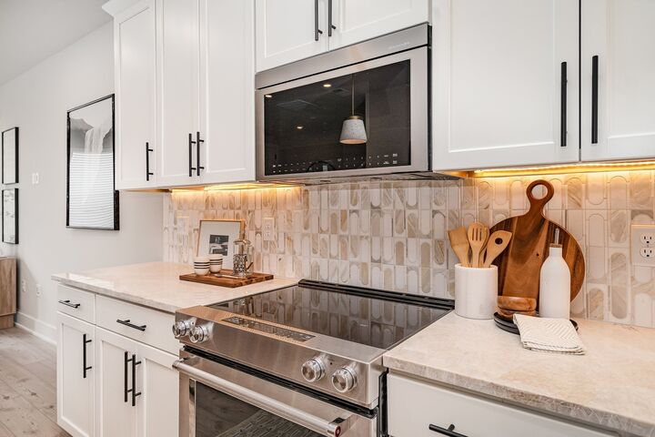 Property Photo:  826 42nd Ave N  TN 37209 