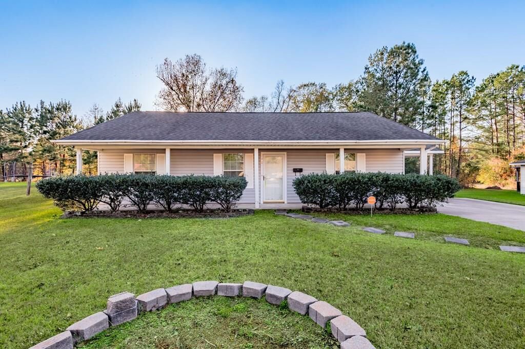 Property Photo:  111 Hemlock  TX 75901 