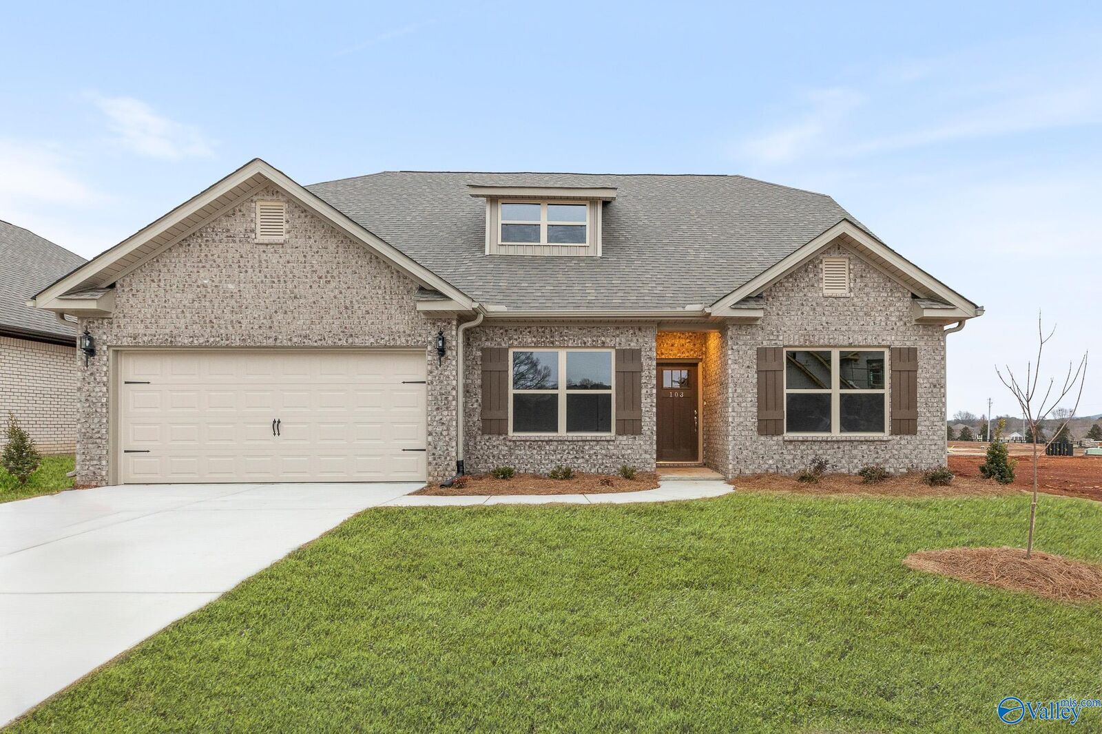 Property Photo:  1304 Vermilion Circle  AL 35803 