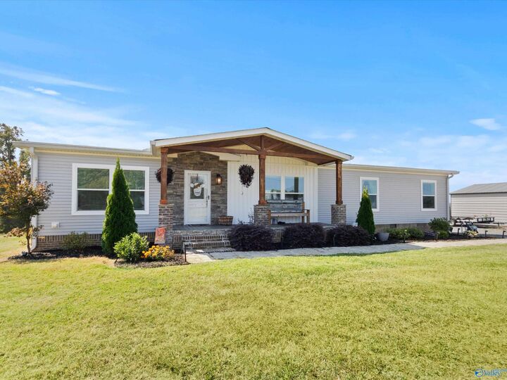 Property Photo: 1512 Hamby Road AL 35957