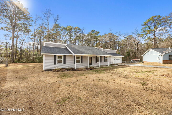 Property Photo:  105 Bridle Lane  NC 28532 