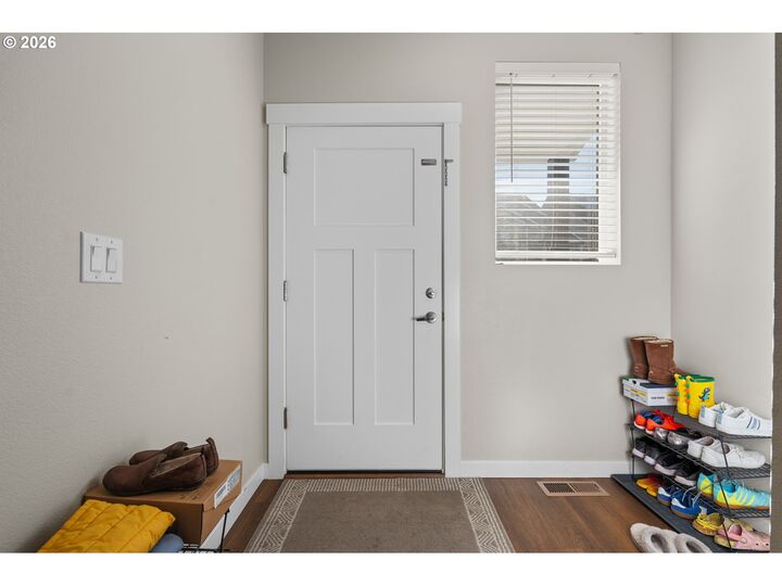 Property Photo:  6008 NE 55th Cir  WA 98661 