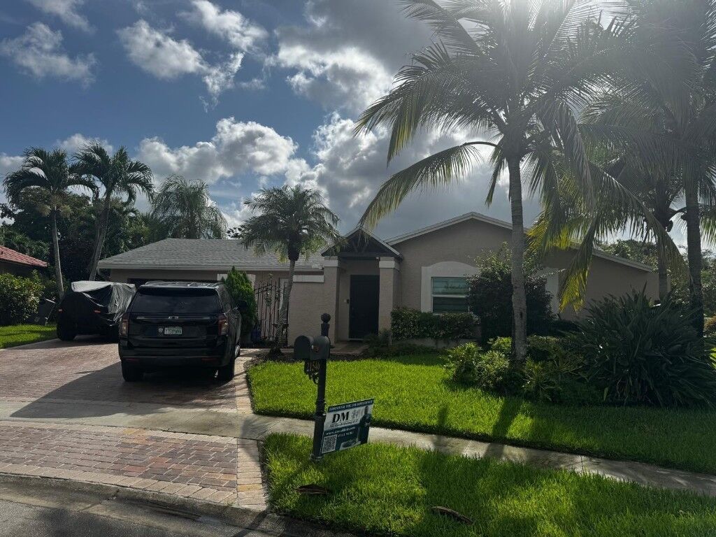 Property Photo:  21546 Little Bear Lane  FL 33428 