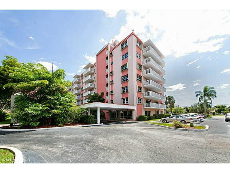 Property Photo: 1831 NE St 605 FL 33308