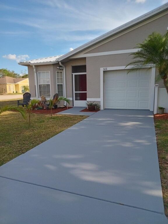 Property Photo:  506 Zervas Court  FL 33870 